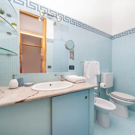 Apartment Historic Elegance - In The Heart Of *