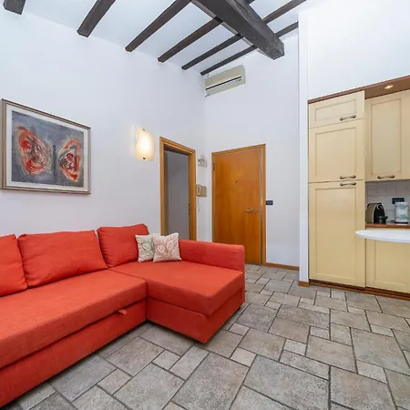 Historic Elegance - In The Heart Of Apartment