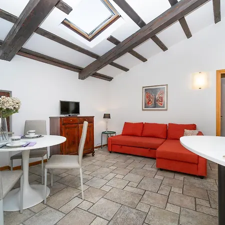 Apartmán Guesthost - Historic Elegance - In The Heart Of